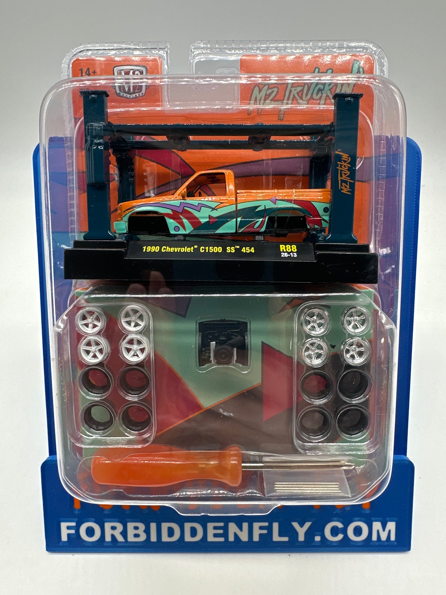 M2 Machines Model Kit - R88 - M2 Truckin’ 1990 Chevrolet C1500 SS 454