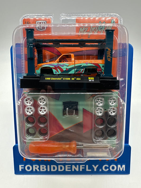 M2 Machines Model Kit - R88 - M2 Truckin’ 1990 Chevrolet C1500 SS 454