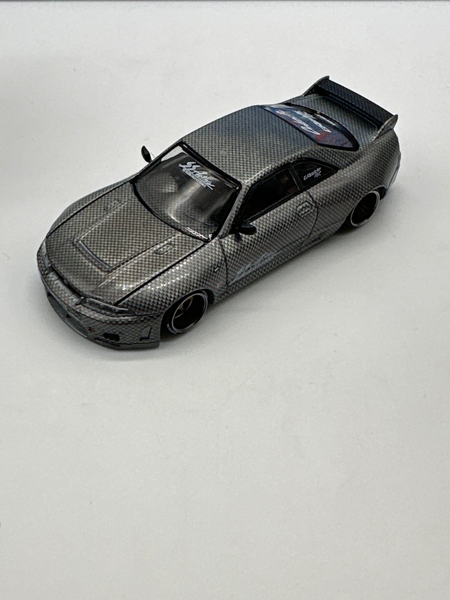 Kaido House (x MiniGT) - Raw Chase Release #116 - Nissan Skyline GT-R (R33) Active Carbon R V1