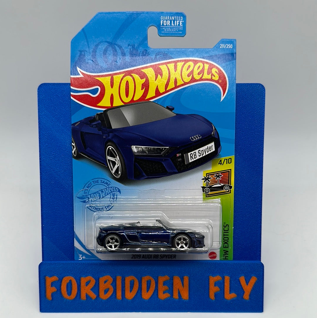 Hot Wheels 2021 Super Treasure Hunt - Blue 2019 Audi R8 Spyder