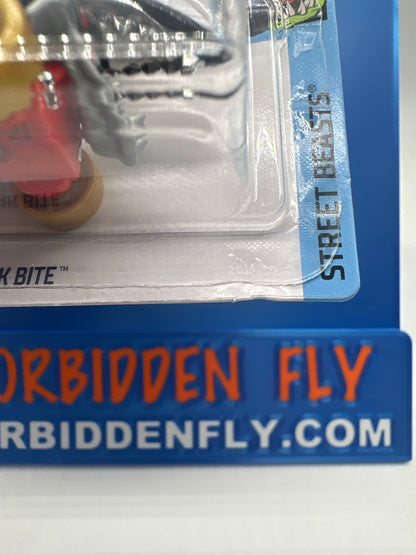 Hot Wheels Mainline - Factory Stickered 2018 - Shark Bite - Lot Of 2