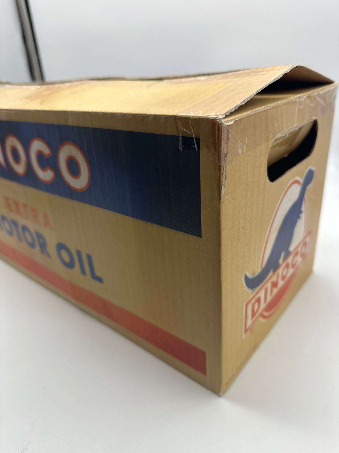 Disney Pixar Cars Movie - 2013 D23 Convention Exclusive - The Convoy Brothers (Dinoco RVs)