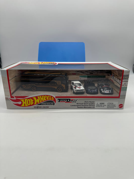 Hot Wheels - Track Day Premium Boxed Diorama Set