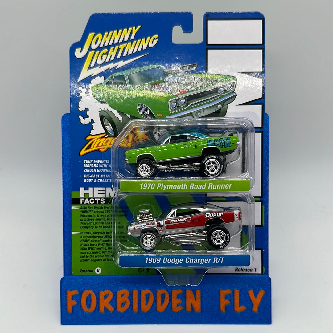 Johnny Lightning - Zingers Two Pack Release 1 Version B - Green 1970 Plymouth Road Runner & Silver/Red 1969 Dodge Charger R/T