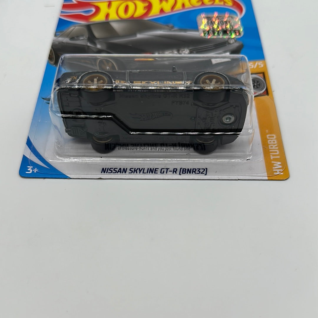 Hot Wheels 2020 Super Treasure Hunt - Factory Stickered - Gray Nissan Skyline GT-R (BNR32)