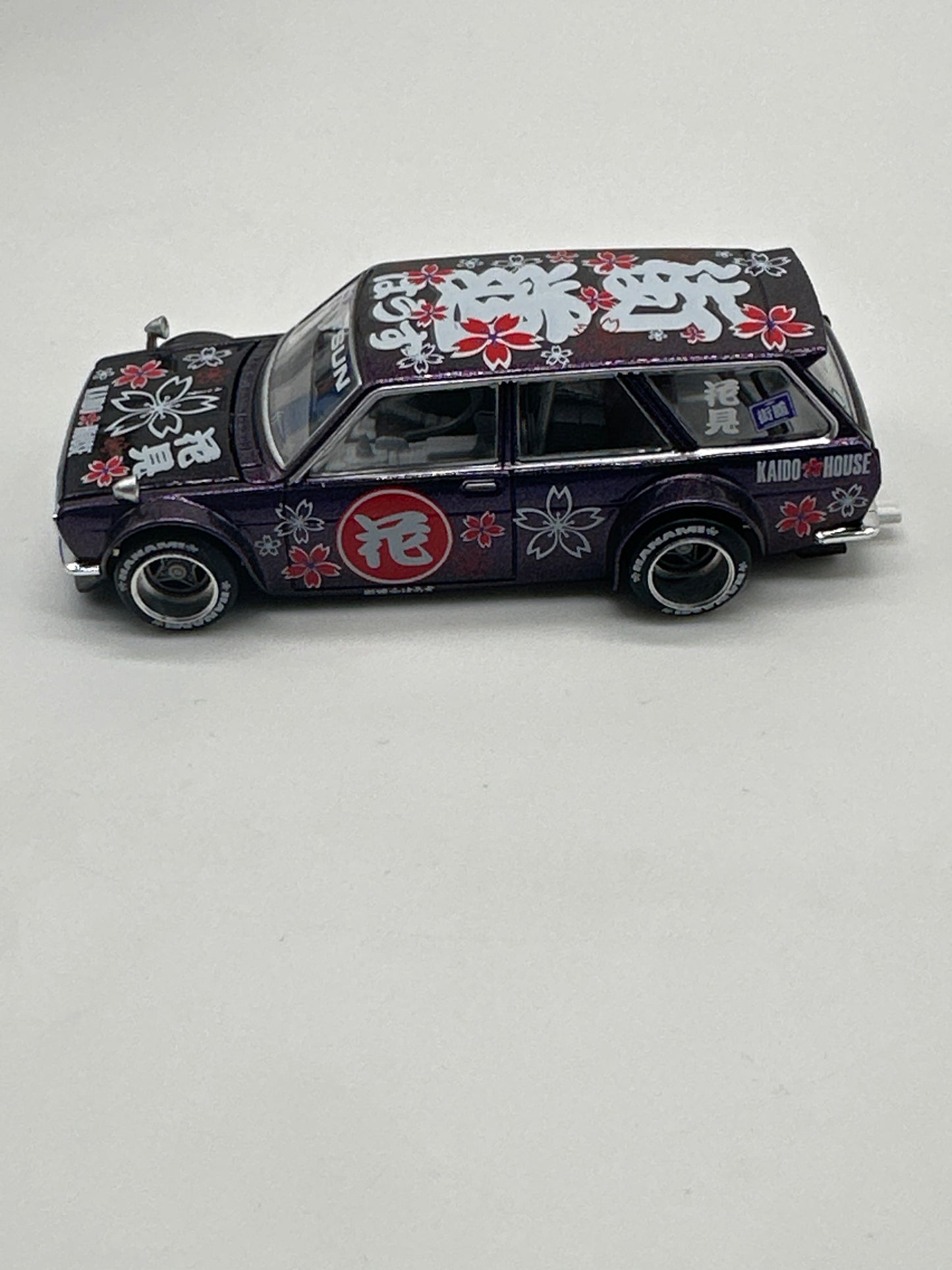 Kaido House (x MiniGT) - Regular Release #114 - Purple Datsun Kaido 510 Wagon Hanami V3