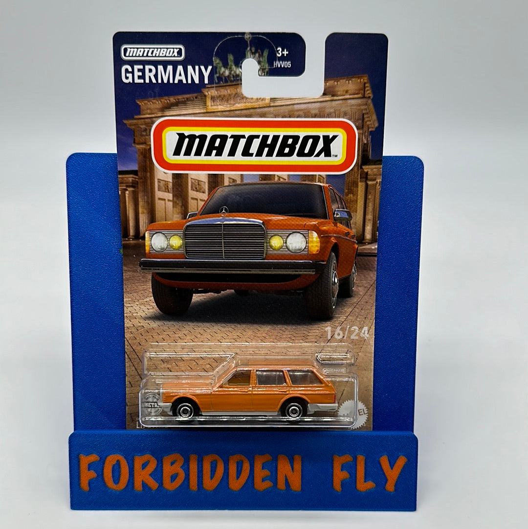 Matchbox Mainline - 2024 European Streets Series Mix C - #16/24 - Mercedes-Benz W 123 Wagon - Orange