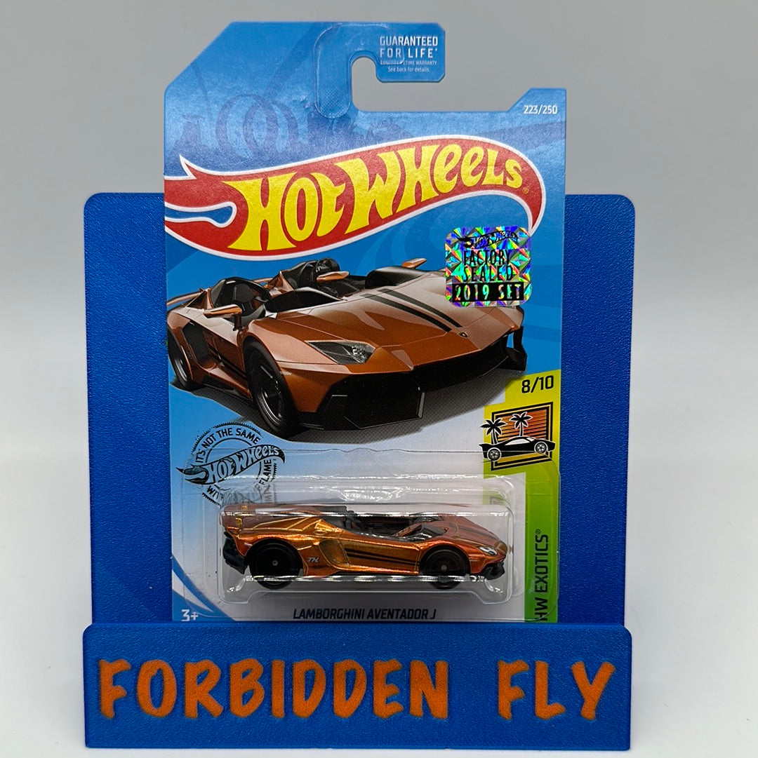 Hot Wheels 2019 Super Treasure Hunt - Factory Stickered - Orange Lamborghini Aventador J