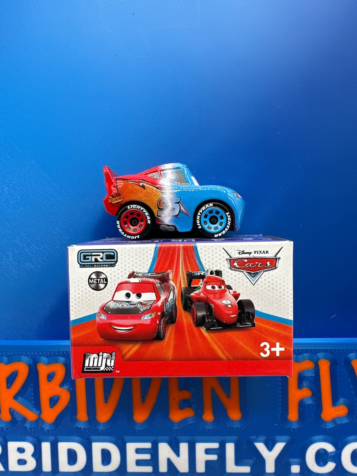 Disney Pixar Cars Movie Metal Mini Racers - 2024 Series 3 #32 - Transforming Lightning McQueen (Unopened)