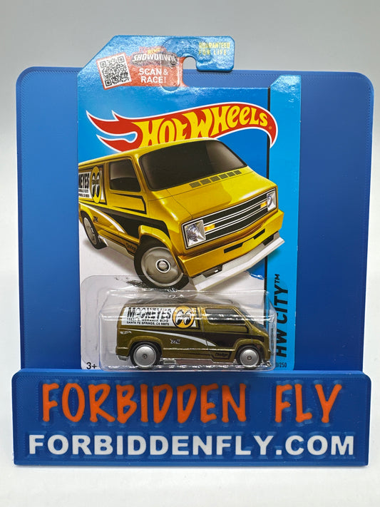 Hot Wheels Super Treasure Hunt - 2015 - Custom ‘77 Dodge Van Mooneyes