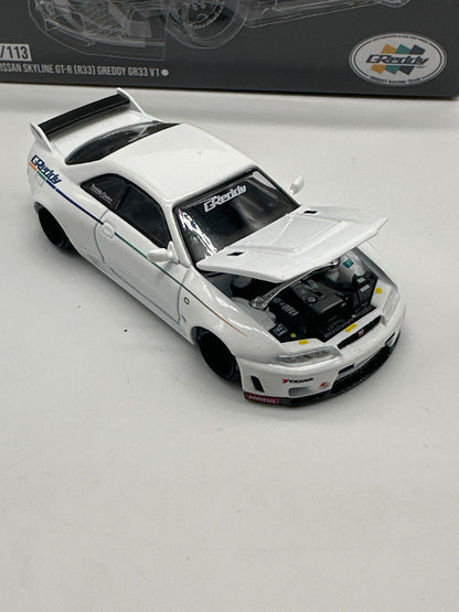 Kaido House (x MiniGT) - Regular Release #113 - White Nissan Skyline GT-R (R33) GReddy V1