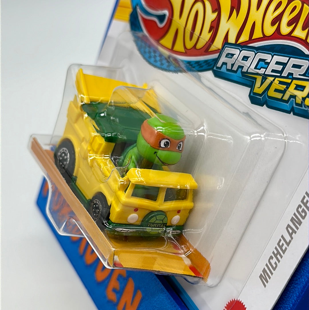 Hot Wheels - 2024 Racer Verse - Teenage Mutant Ninja Turtles TMNT Michelangelo & Party Wagon Car