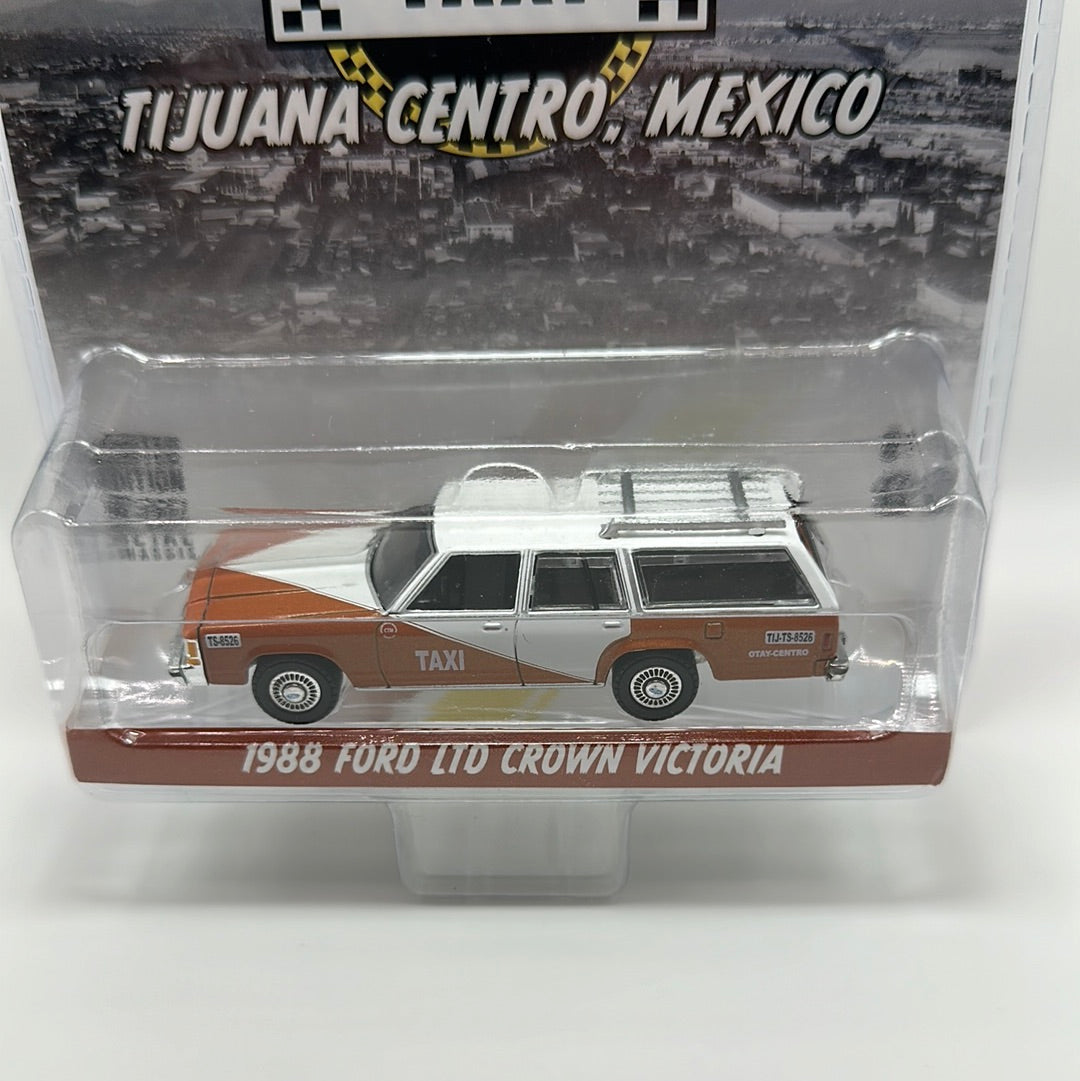GreenLight - Hobby Exclusive - #30026 - 1988 Ford LTD Crown Victoria - Tijuana Centro Mexico Taxi