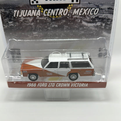 GreenLight - Hobby Exclusive - #30026 - 1988 Ford LTD Crown Victoria - Tijuana Centro Mexico Taxi