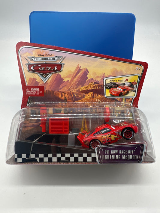 Disney Pixar Cars Movie - World of Cars Launcher and Vehicle Set - Pit Row Race Off Lightning McQueen #95