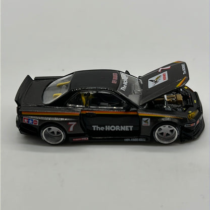 Kaido House (x MiniGT) - Regular Release #093 - Black Nissan Skyline GT-R (R34) - The Hornet - Tamiya & Kaido House Collaboration