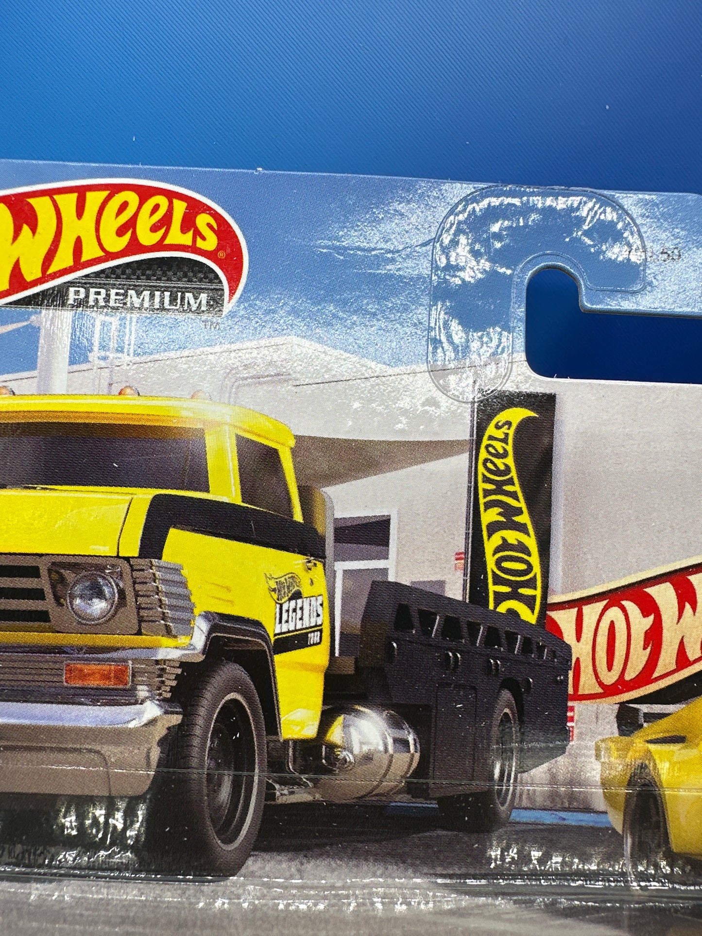 Hot Wheels Car Culture Team Transport - Wal Mart Legends Tour Custom ‘70 Chevy Nova & Horizon Hauler