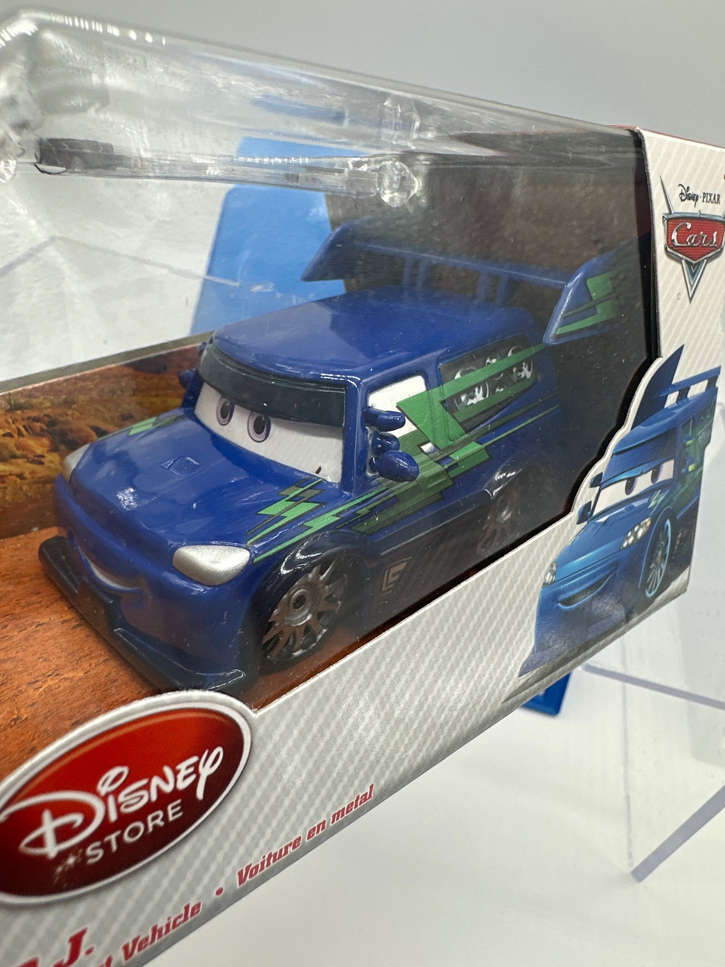 Disney Pixar Cars Movie - Disney Store Parks 1:43 Exclusive - DJ (Tuners)