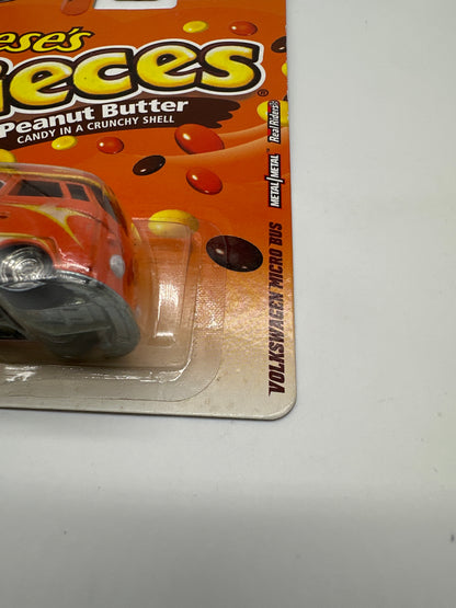 Hot Wheels Premium - Pop Culture 2012 Hershey’s Series Single - Reese’s Pieces Volkswagen Micro Bus