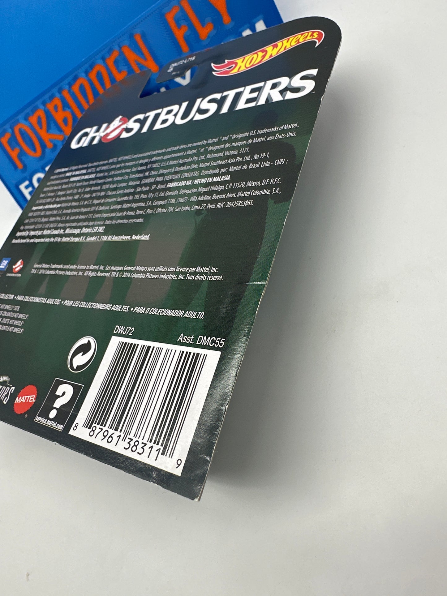 Hot Wheels 2017 Retro Entertainment Premium Single - Ghostbusters “Answer the Call” Card Ecto-1 (Movie Reel Packaging)