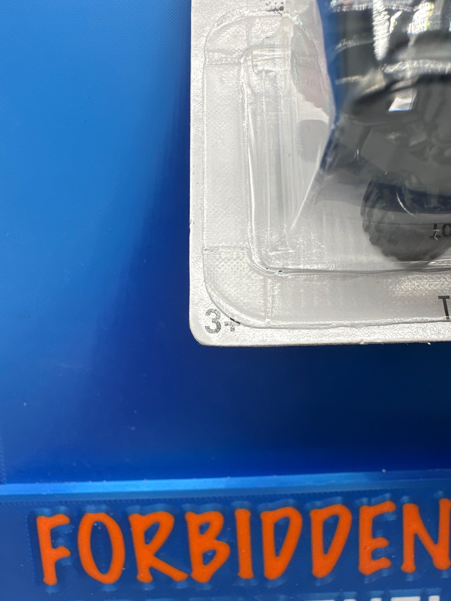 Hot Wheels Super Treasure Hunt - 2017 D Case - Toyota Off-Road Truck