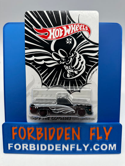 Hot Wheels - 2024 Japan Convention Exclusive - Right Facing ‘83 Silverado USUGROW w/ Sticker