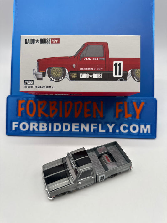 Kaido House (x MiniGT) - Raw Chase #066 - Chevrolet Silverado Kaido V1