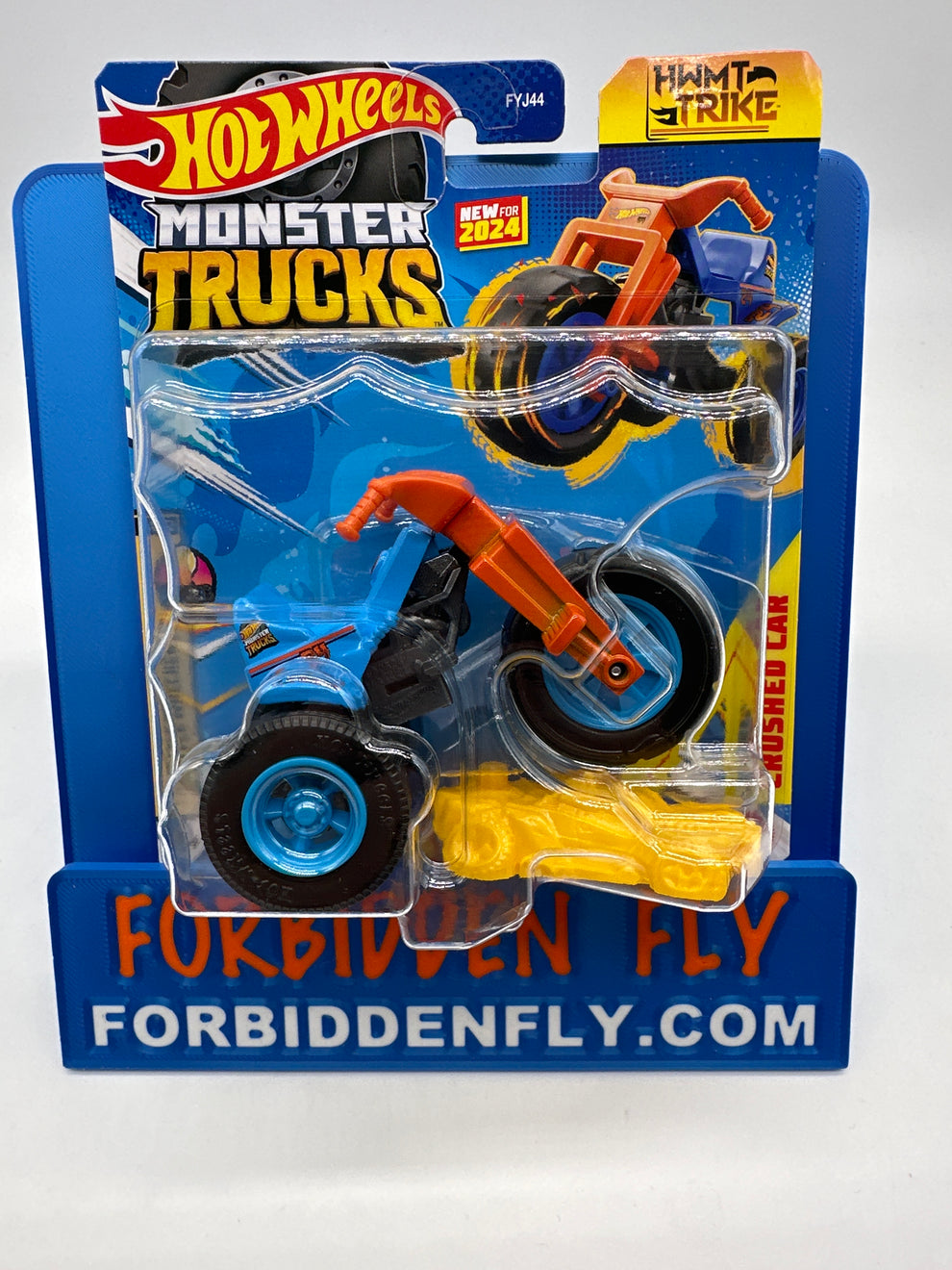 Hot Wheels Monster Trucks Freestyle Wreckers Series w/ Crushed Car