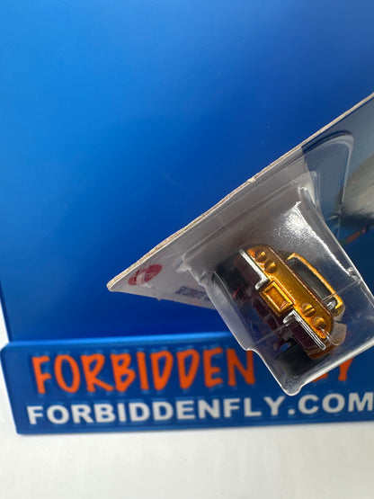 Hot Wheels Super Treasure Hunt - 2023 G Case - ‘68 Corvette - Gas Monkey Garage