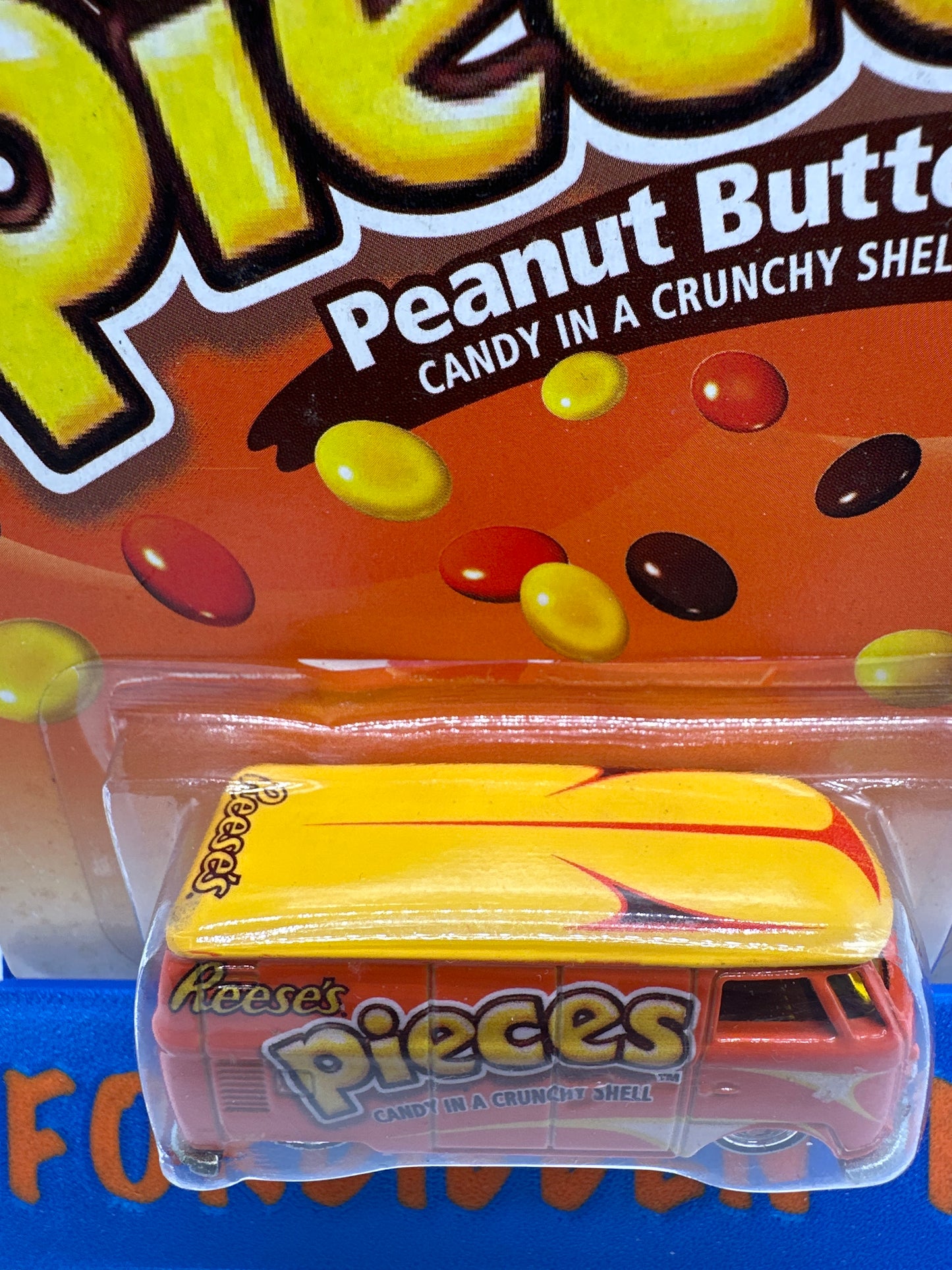 Hot Wheels Premium - Pop Culture 2012 Hershey’s Series Single - Reese’s Pieces Volkswagen Micro Bus