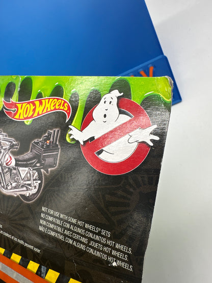 Hot Wheels 2016 Retro Entertainment Premium 2 Pack Single - Ghostbusters Ecto-1 and Ecto-2