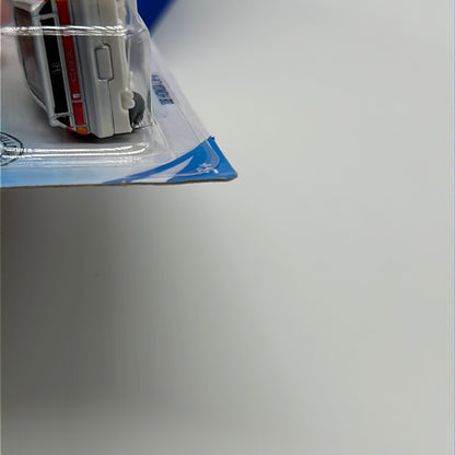 Hot Wheels 2020 Super Treasure Hunt - Factory Stickered - White ‘88 Honda CR-X