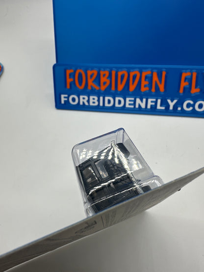 Hot Wheels Regular Treasure Hunt - 2004 (#8/12) - Morris Wagon