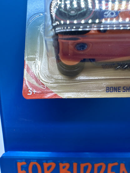 Hot Wheels 2018 Super Treasure Hunt - Race Team 50th Anniversary Bone Shaker - International Card