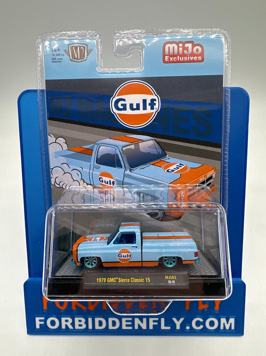 M2 Machines 2025 MiJo Exclusive - 1979 GMC Sierra Classic 15 - Gulf Livery - Chase