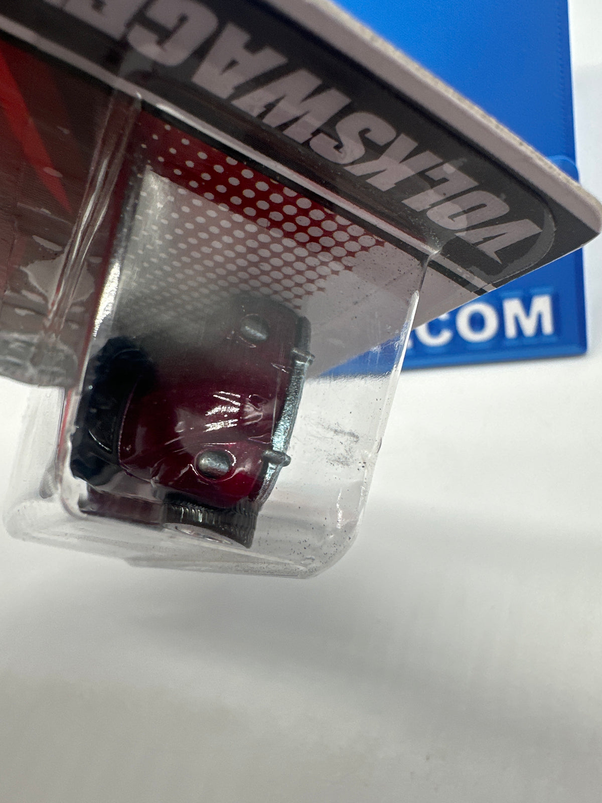 Hot Wheels Premium - HW Garage Series (VW) - Raspberry & Matte Black Volkswagen Beetle (#1/6)