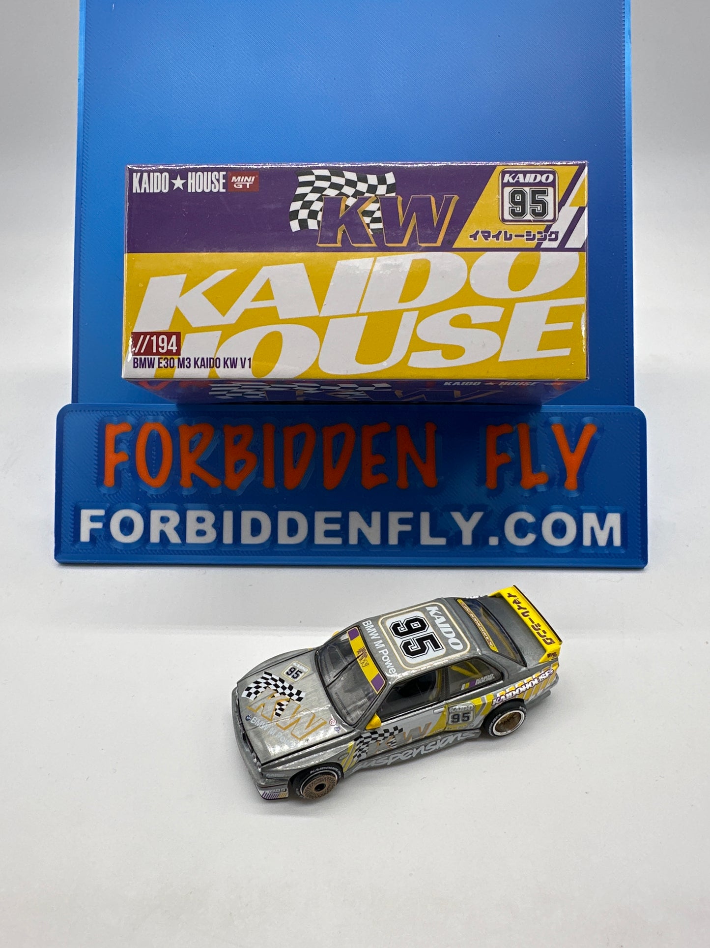 Kaido House (x MiniGT) - Raw Chase #194 - BMW E30 M3 Kaido KW V1 - Purple
