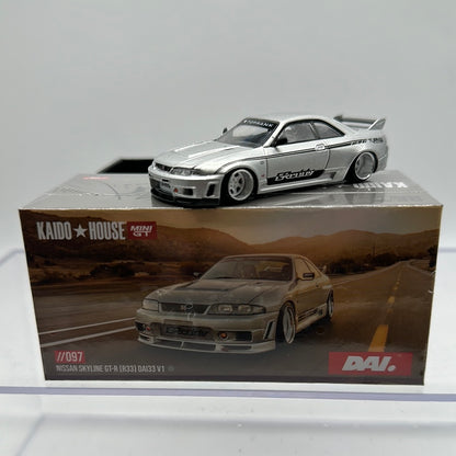 Kaido House (x MiniGT) - Regular Release #097 - Silver Nissan Skyline GT-R (R33) - DAI33 V1