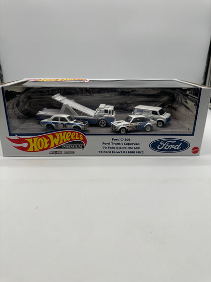 Hot Wheels - Ford Race Team Premium Boxed Diorama Set
