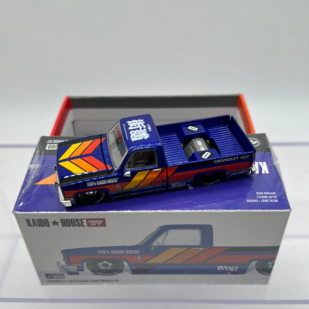 Kaido House (x MiniGT) - Regular Release #099 - Blue Chevrolet Silverado Kaido V2