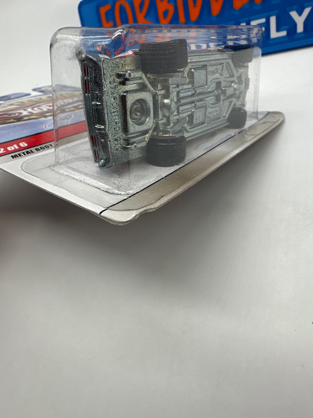 Hot Wheels Premium - Larry’s Garage Series Holiday Edition #2/6 - Silver & White ‘67 Pontiac GTO