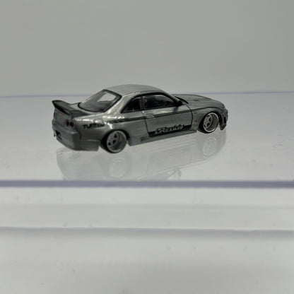 Kaido House (x MiniGT) - Raw Chase Release #097 - Silver Nissan Skyline GT-R (R33) - DAI33 V1