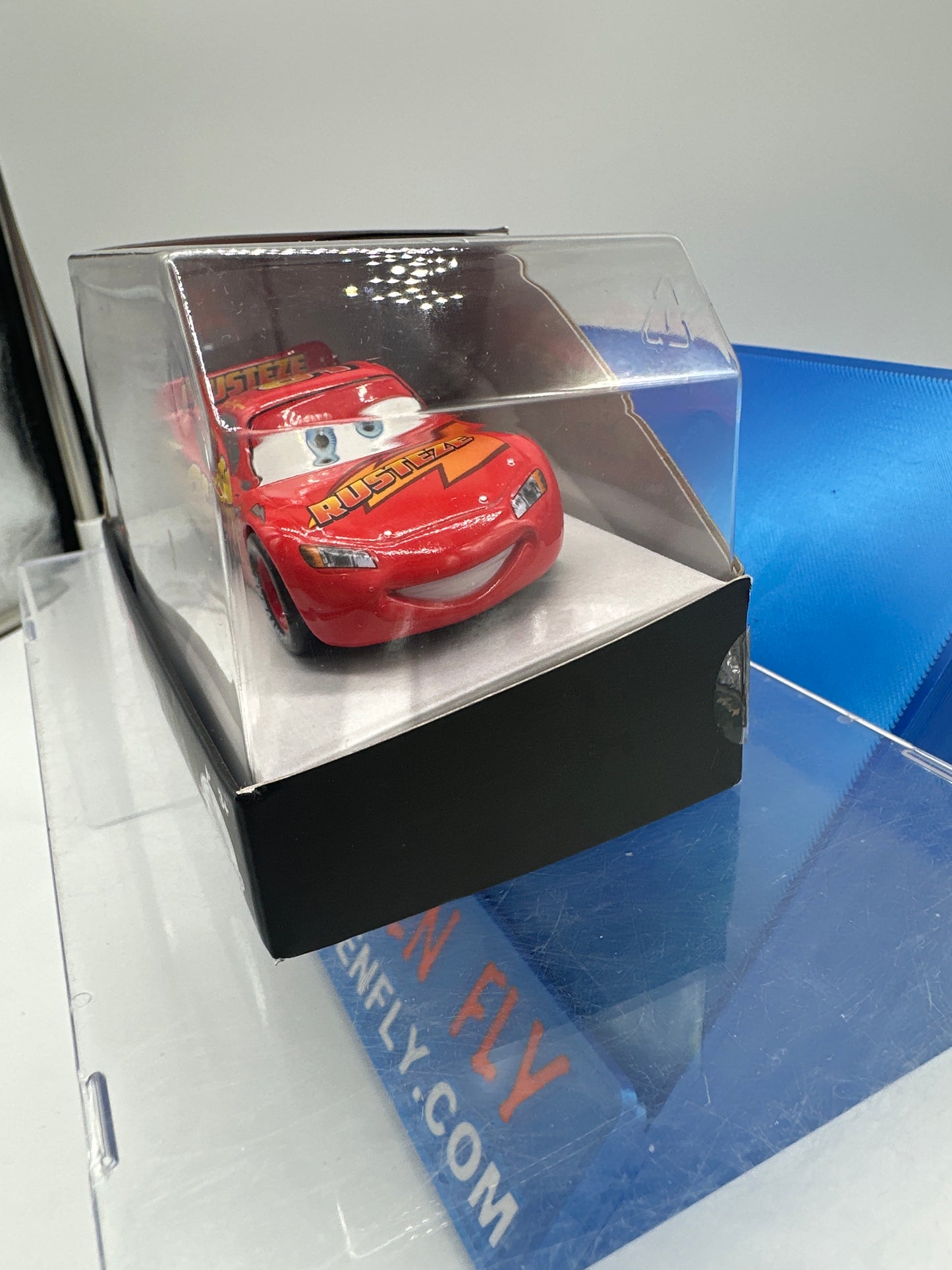 Disney Pixar Cars Movie - Disney Store Parks 1:43 Exclusive - Cars 3 Rusteze Lightning McQueen