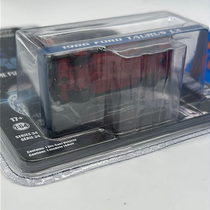 GreenLight Hollywood Series 34 - #44940-D - Target Red Chase Exclusive RoboCop 1986 Ford Taurus LX