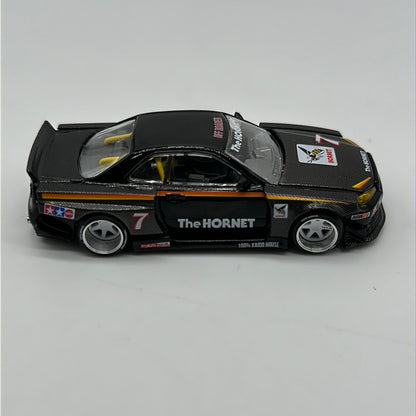 Kaido House (x MiniGT) - Regular Release #093 - Black Nissan Skyline GT-R (R34) - The Hornet - Tamiya & Kaido House Collaboration