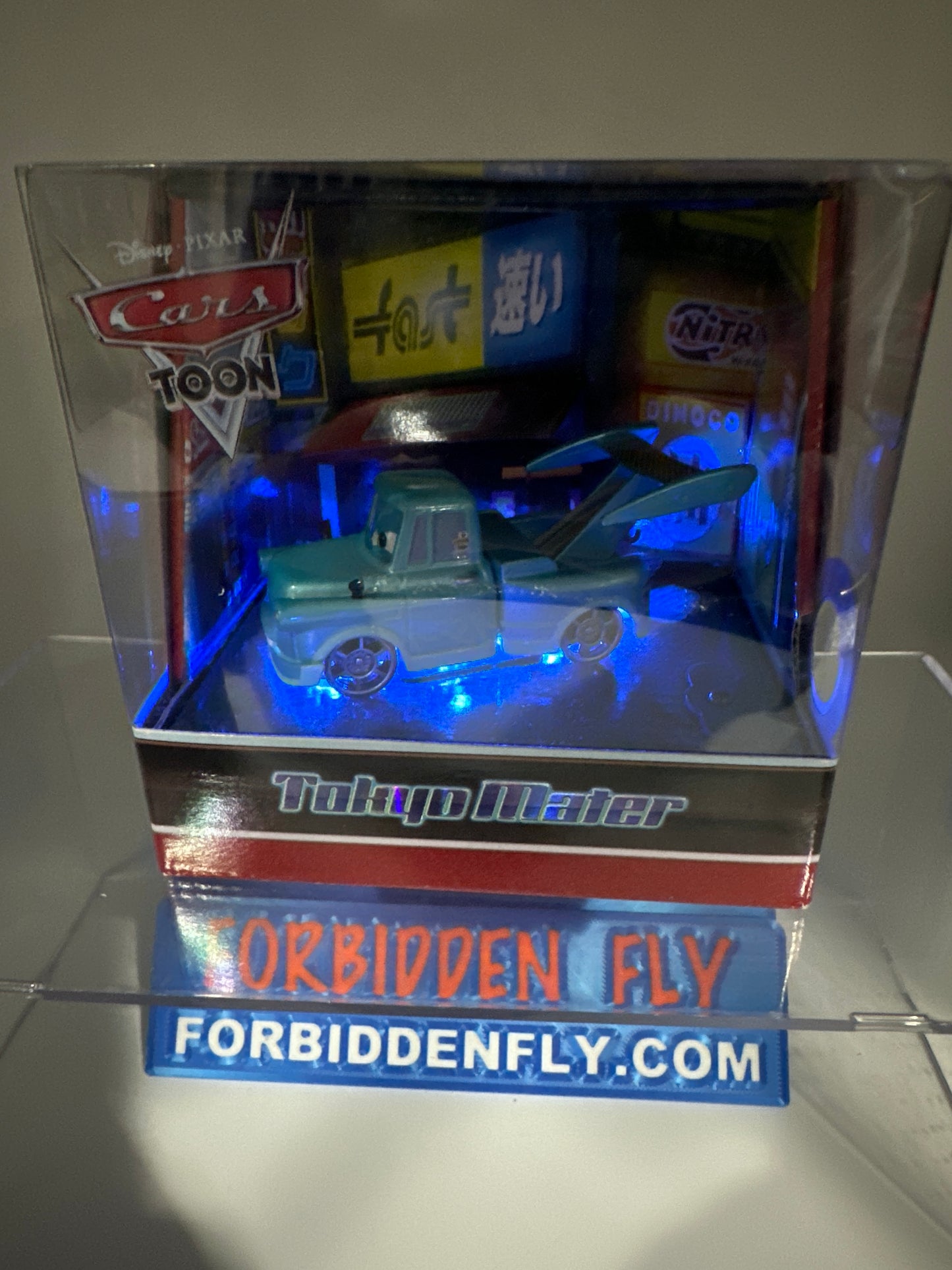 Disney Pixar Cars Movie - 2010 SDCC Comic Con Exclusive - Toon Tokyo Mater w/ Lights & Display
