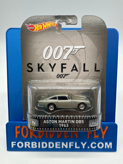 Hot Wheels 2016 Retro Entertainment Premium Single - 007 James Bond - Skyfall Aston Martin DB5 1963 (Movie Reel Packaging)