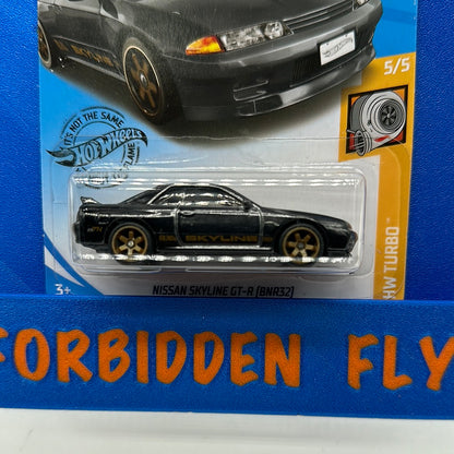 Hot Wheels 2020 Super Treasure Hunt - Factory Stickered - Gray Nissan Skyline GT-R (BNR32)
