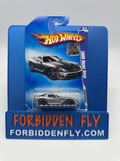 Hot Wheels Mainline - 2009 Factory Stickered - Dream Garage Series - 2006 Dodge Viper - Lot Of 2