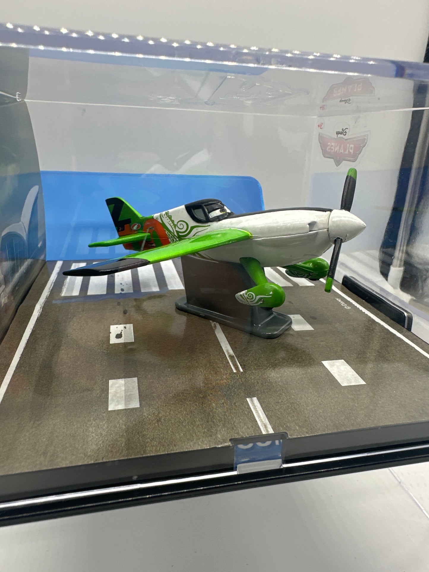 Disney Pixar Planes Movie - Disney Store 1:43 Exclusive - Zed